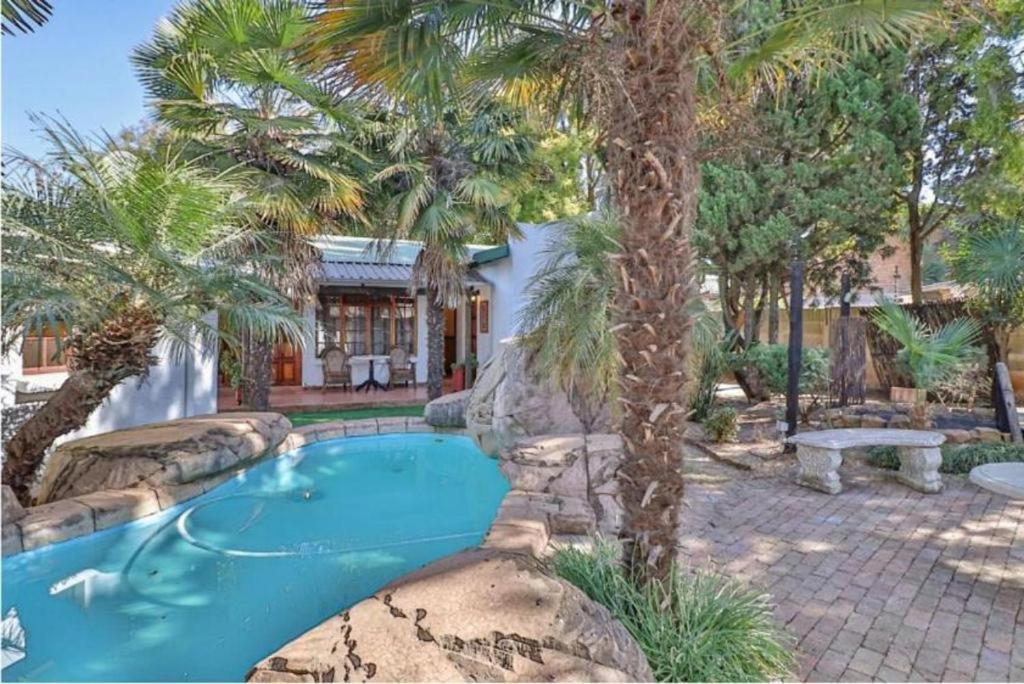 The Link Guest Lodge كمبتون بارك المظهر الخارجي الصورة