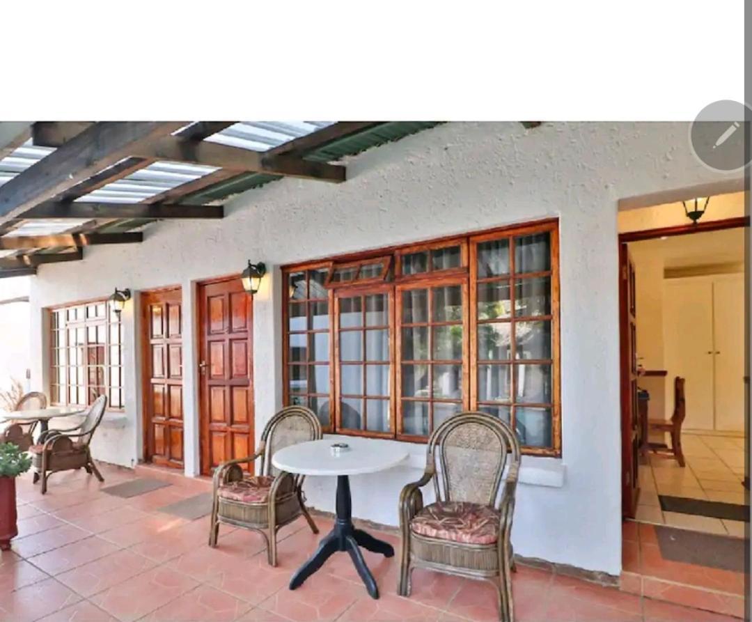 The Link Guest Lodge كمبتون بارك الغرفة الصورة