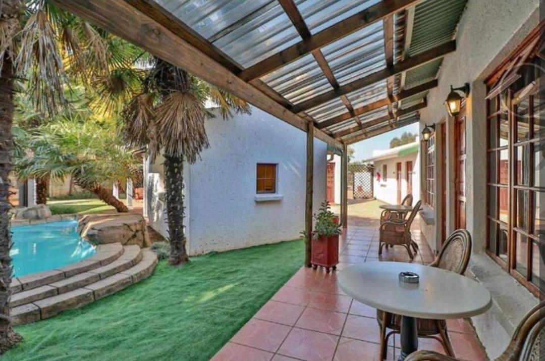 The Link Guest Lodge كمبتون بارك الغرفة الصورة